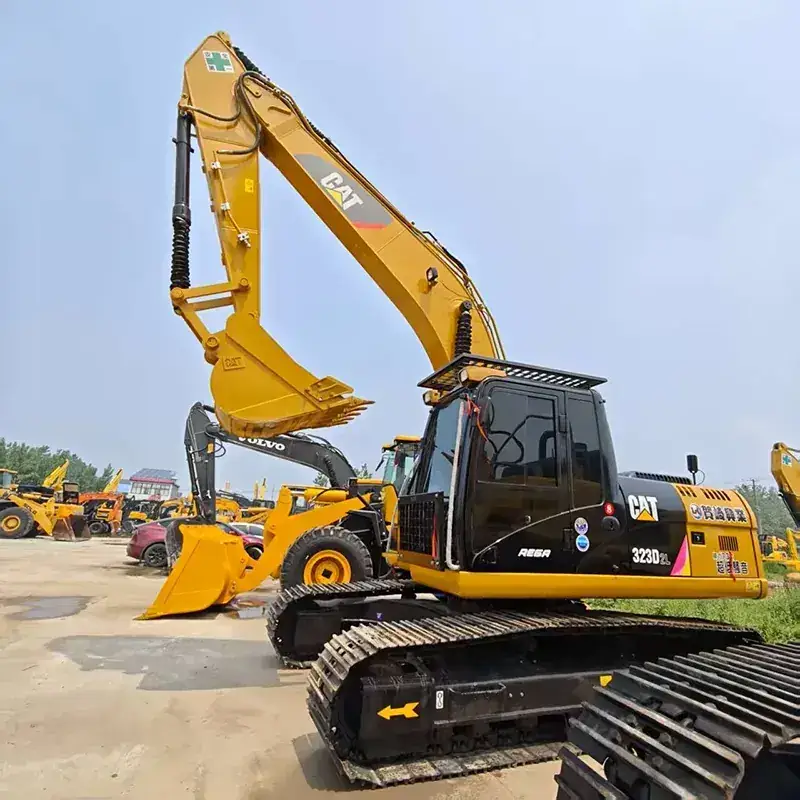 Caterpillar 323D2L