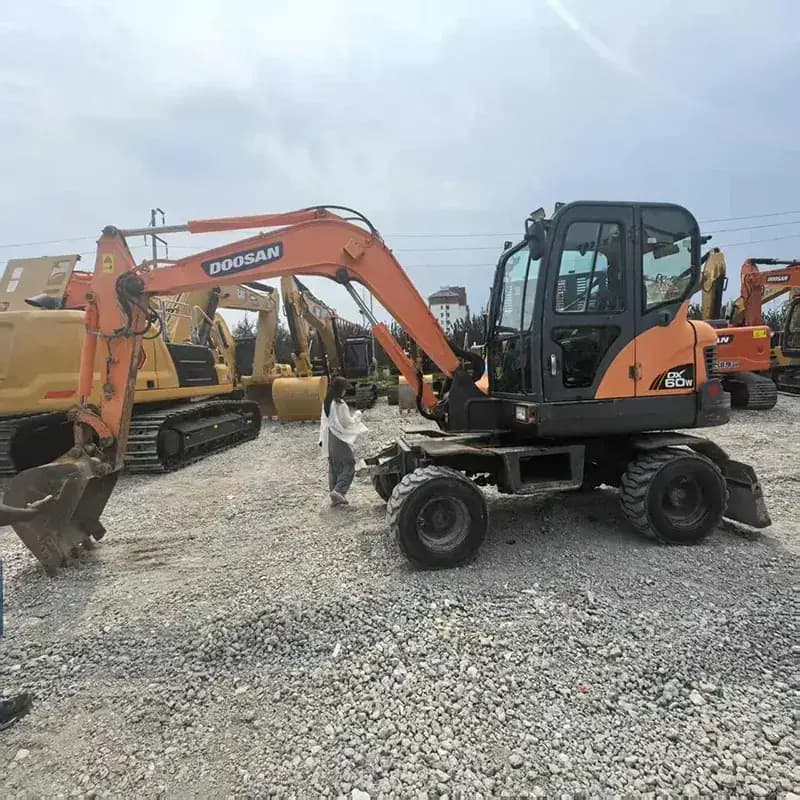 Doosan DX60W
