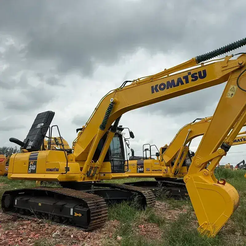 Komatsu PC240