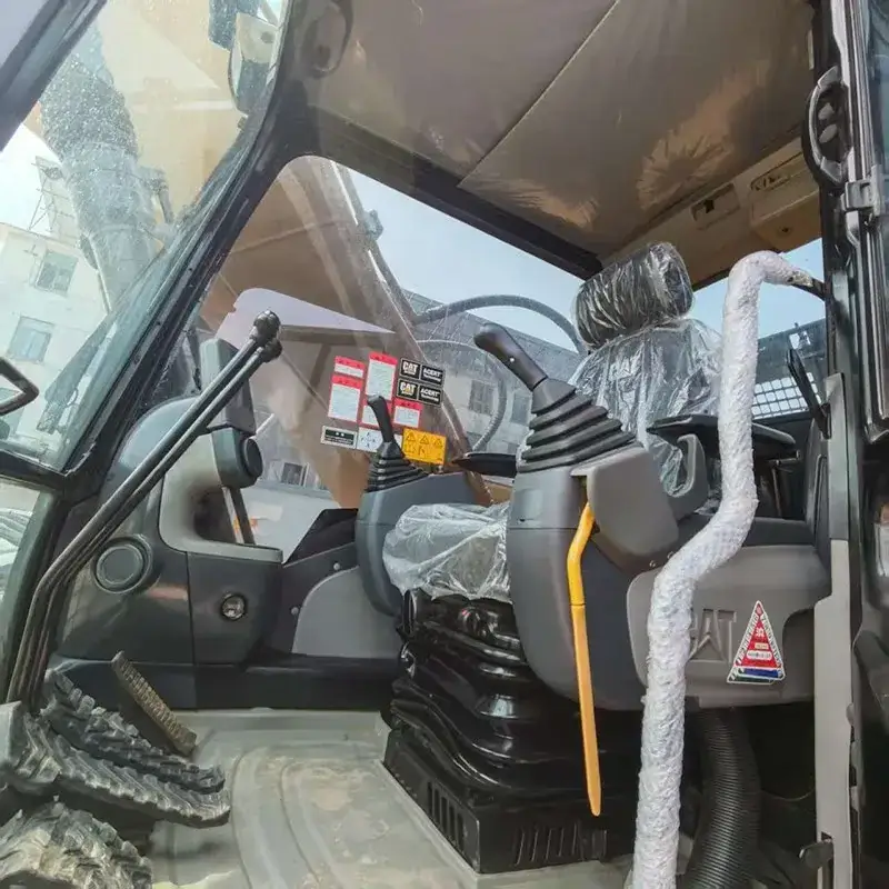 Caterpillar 320D detail 3