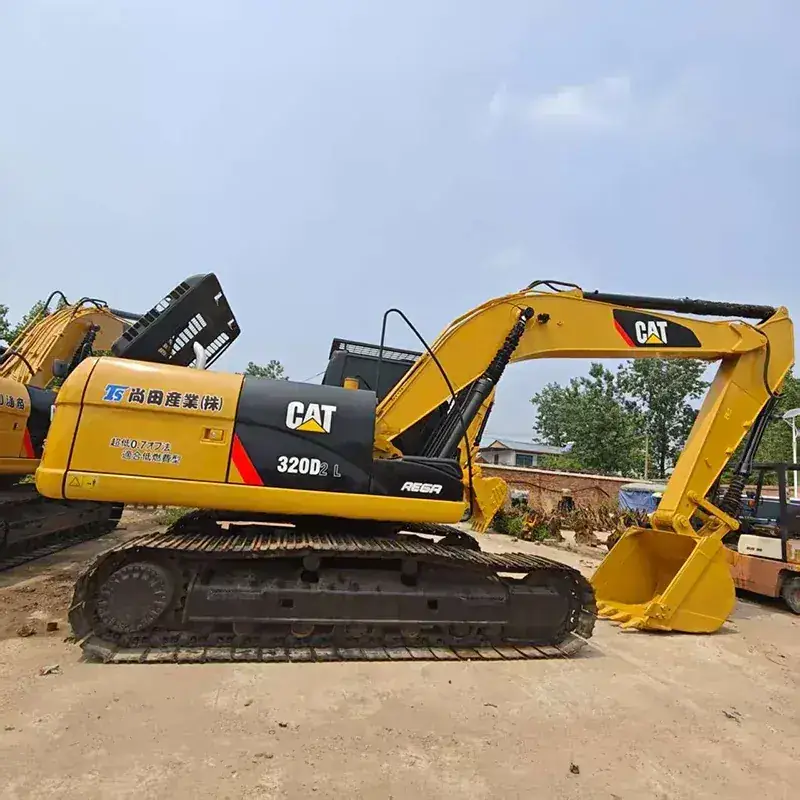 Caterpillar 320D2L detail 2