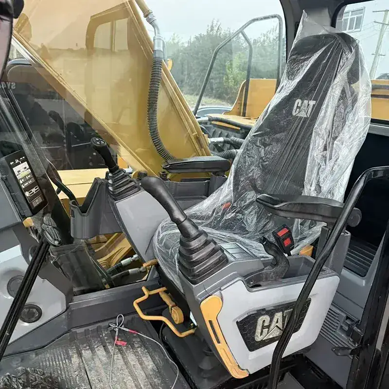 Caterpillar 320GC detail 2