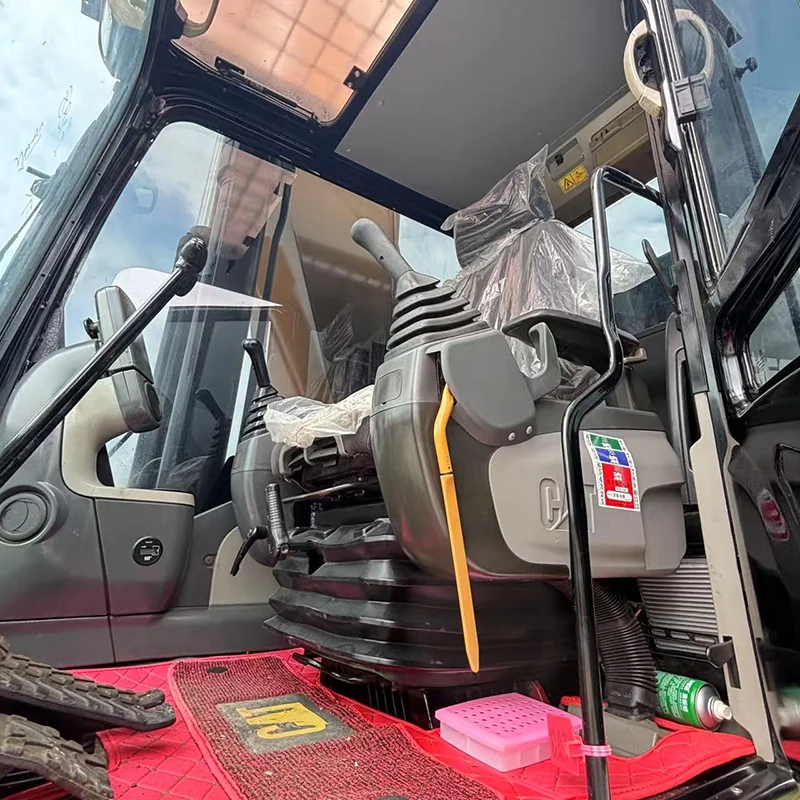 Caterpillar 329D detail 4