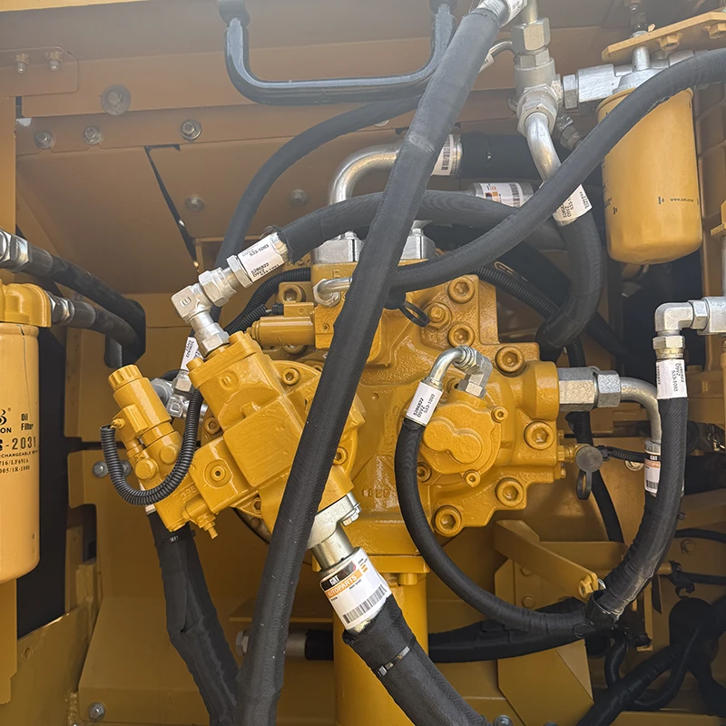 Caterpillar 330D detail 2
