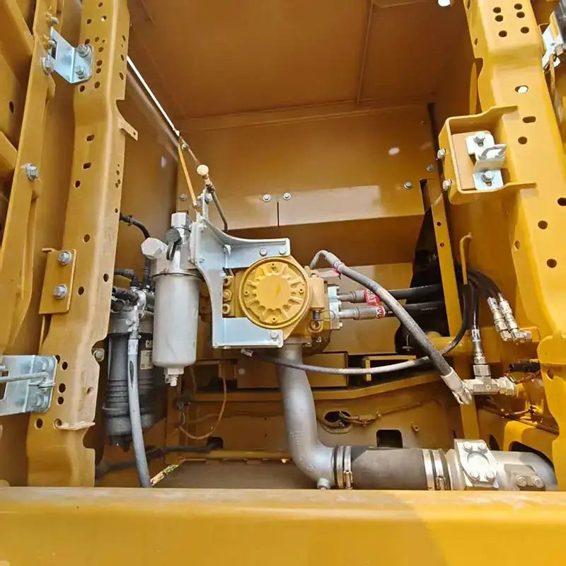 Caterpillar 330GC detail 2