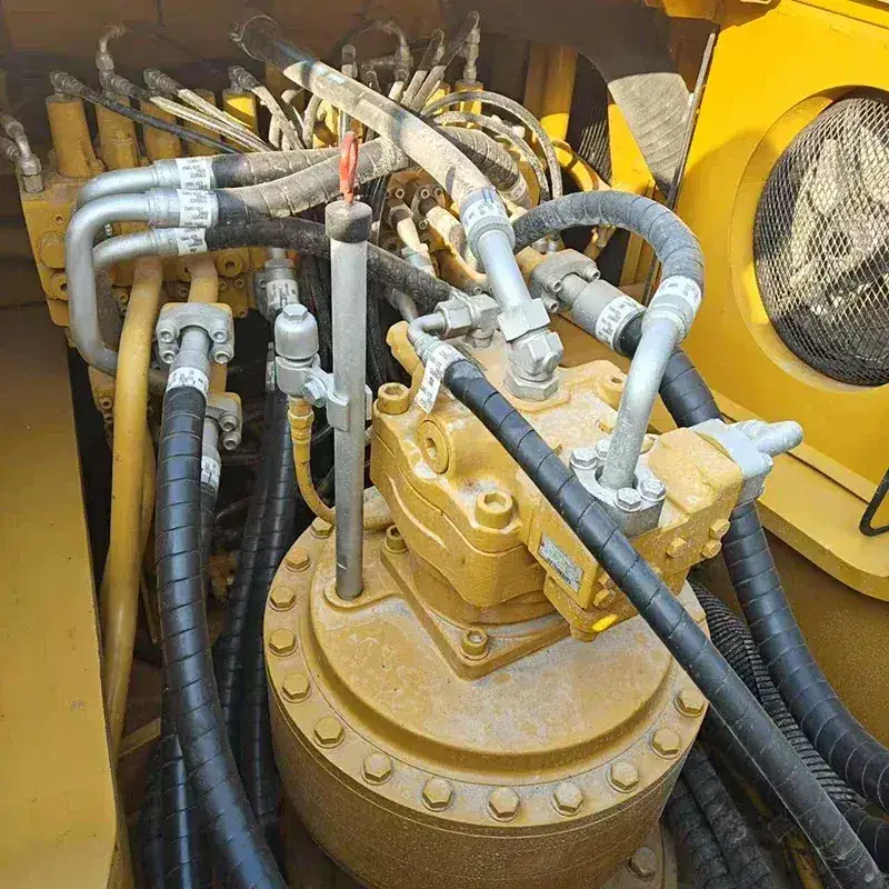 Caterpillar 340D2L detail 1