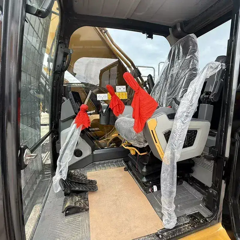 Caterpillar 345GC detail 3