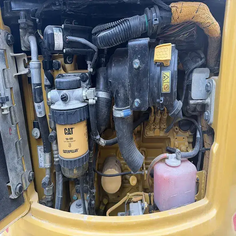 Caterpillar 302 detail 3