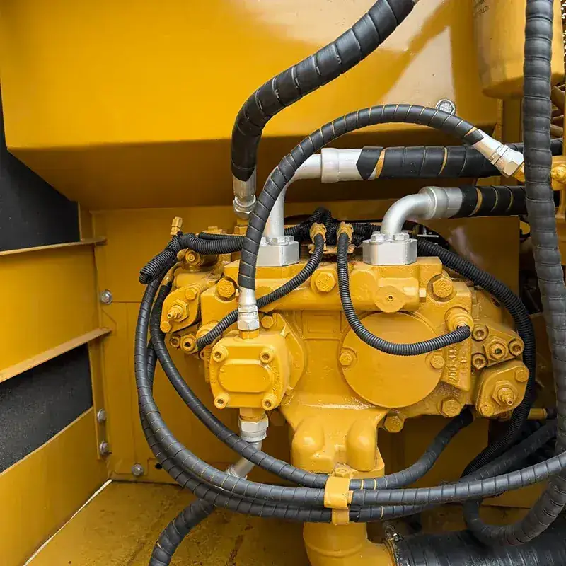 Caterpillar 320CL detail 1