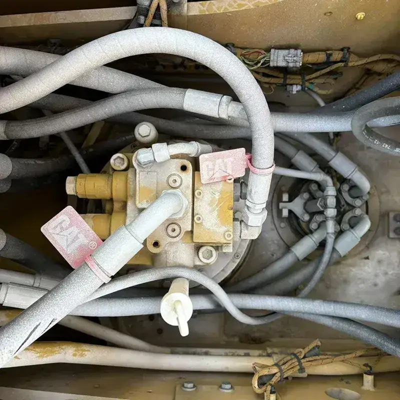 Caterpillar 323GC detail 4
