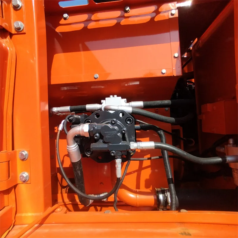Doosan DX150LC detail 4