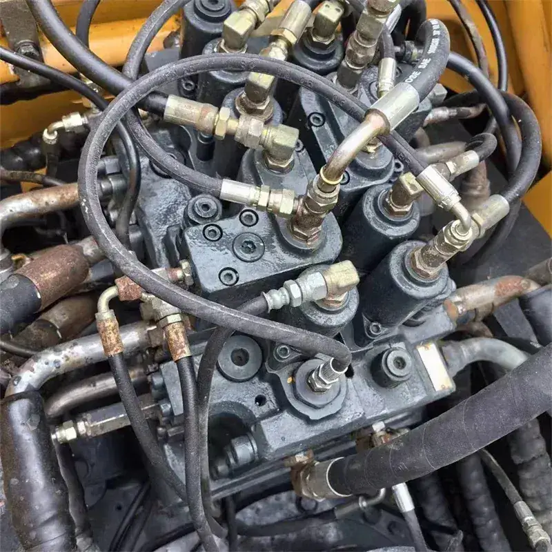 Hyundai 305-9T detail 3