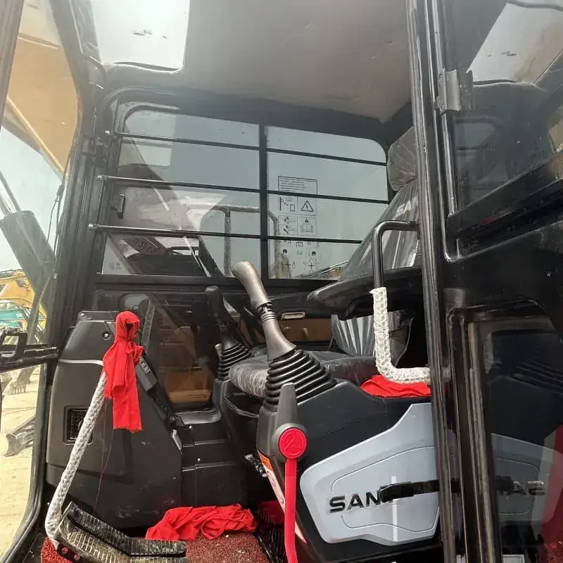 Sany SY65C detail 3