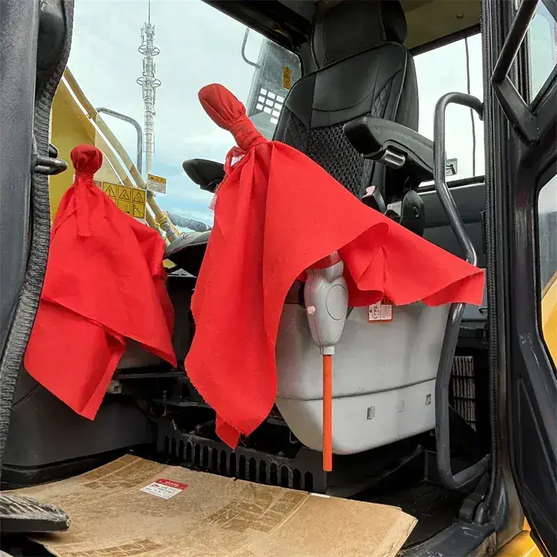 Komatsu PC160LC detail 4