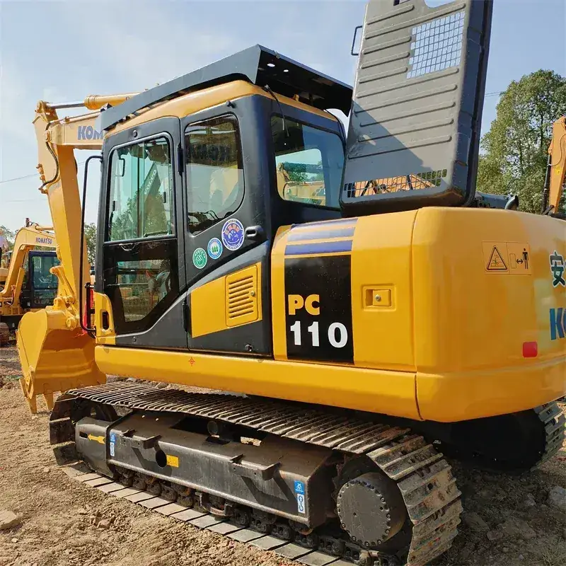 Komatsu PC110 detail 1