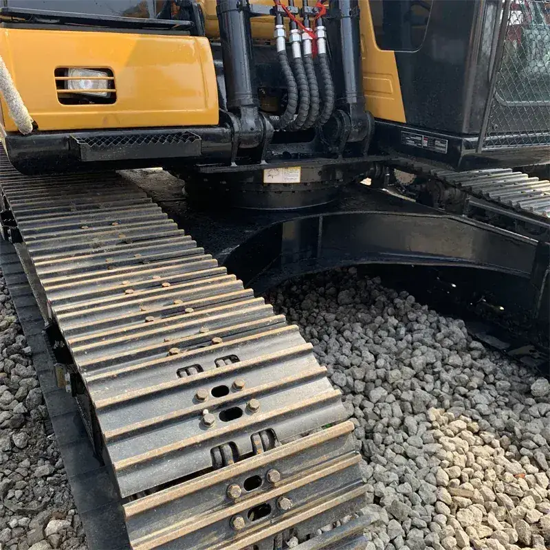 Komatsu PC135C detail 4