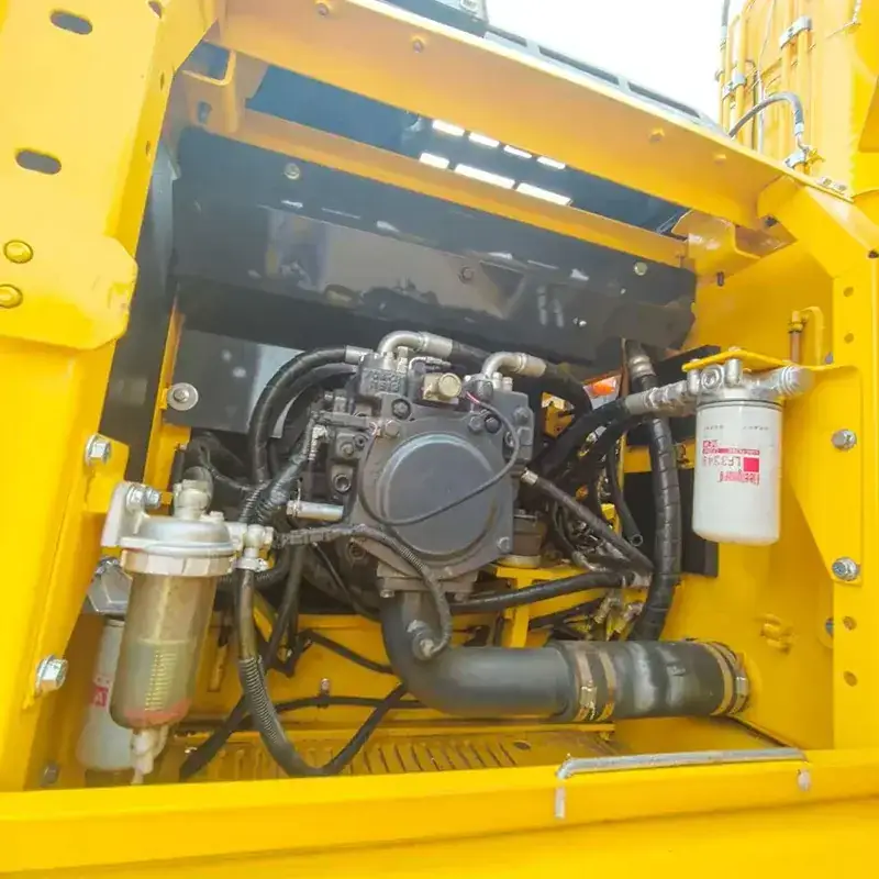Komatsu PC160 detail 1
