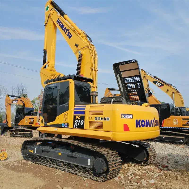 Komatsu PC210LC detail 3