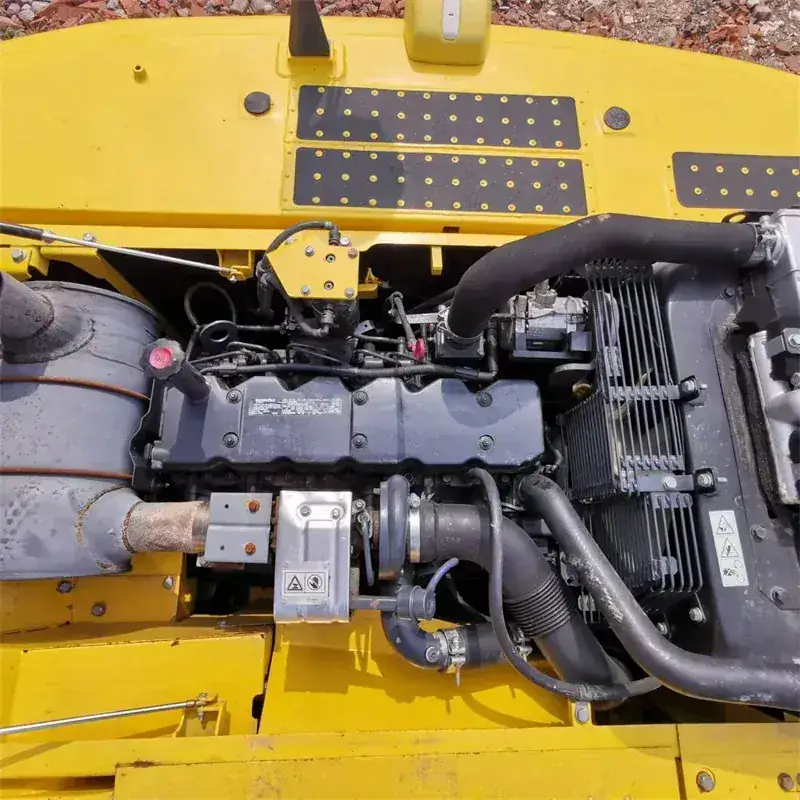 Komatsu PC240LC detail 1