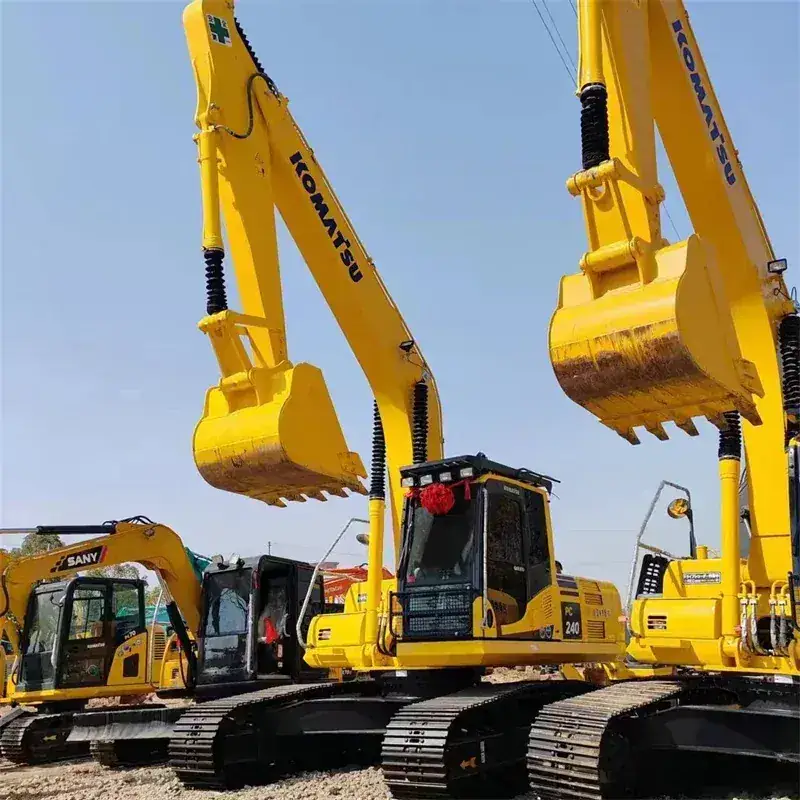 Komatsu PC240LC detail 4