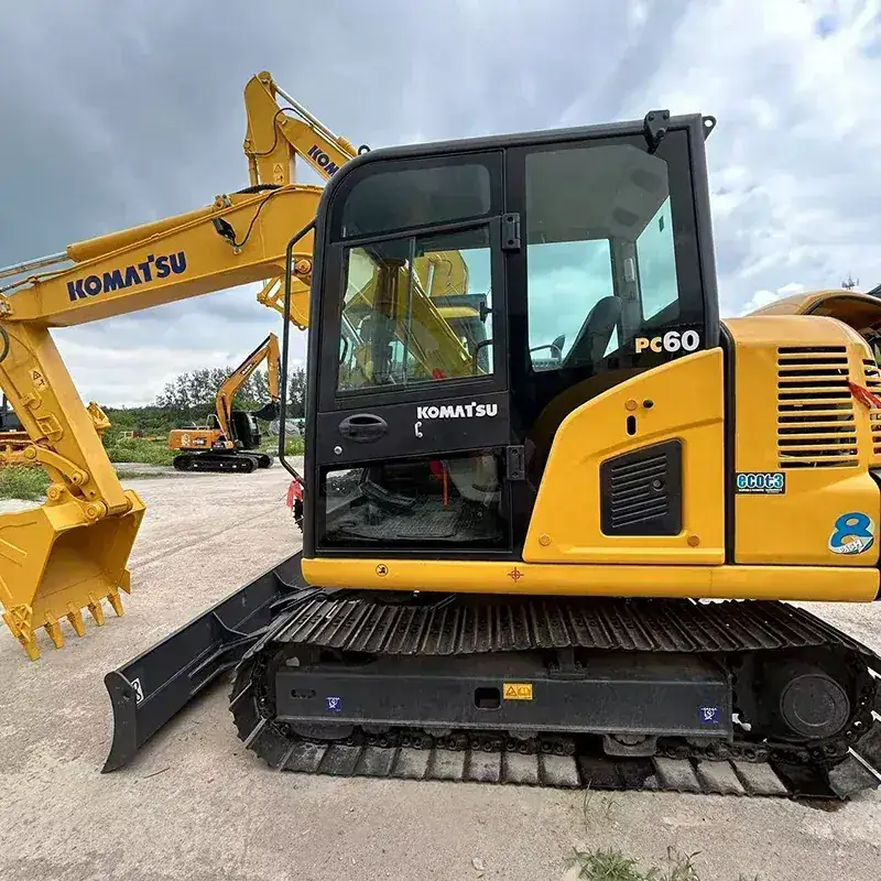 Komatsu PC60 detail 4