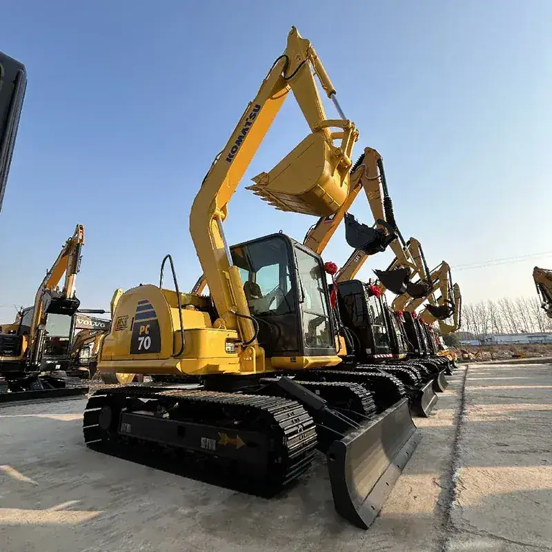 Komatsu PC70 detail 1