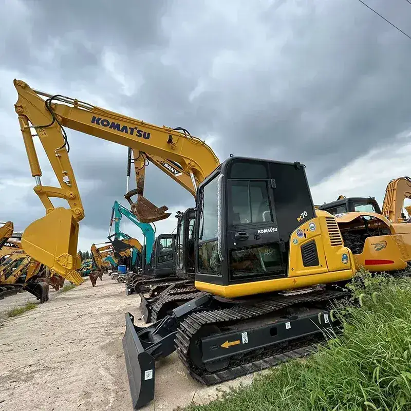 Komatsu PC70 detail 4