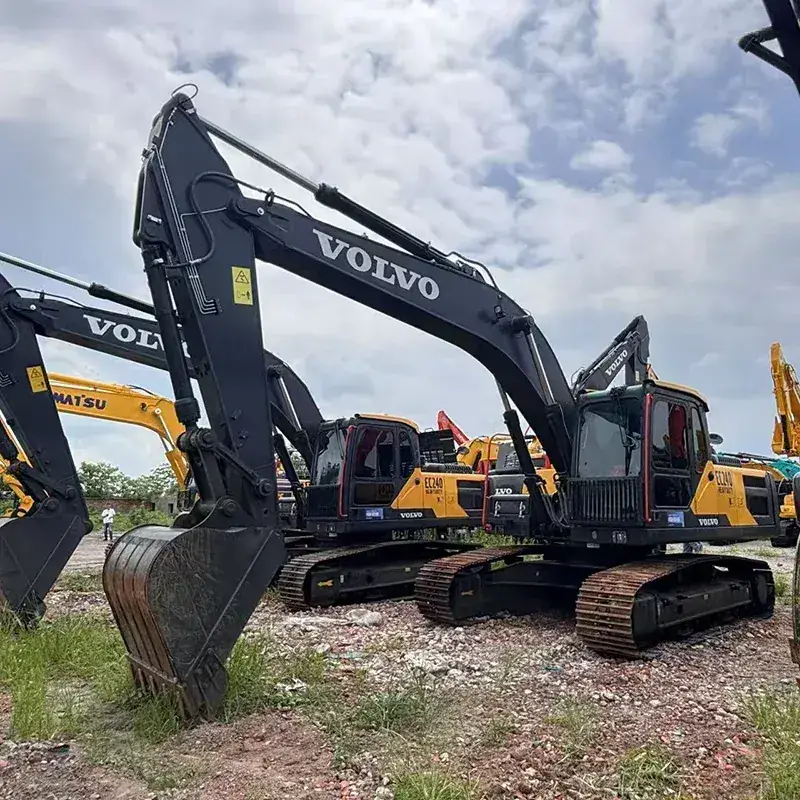 Volvo EC240 detail 4