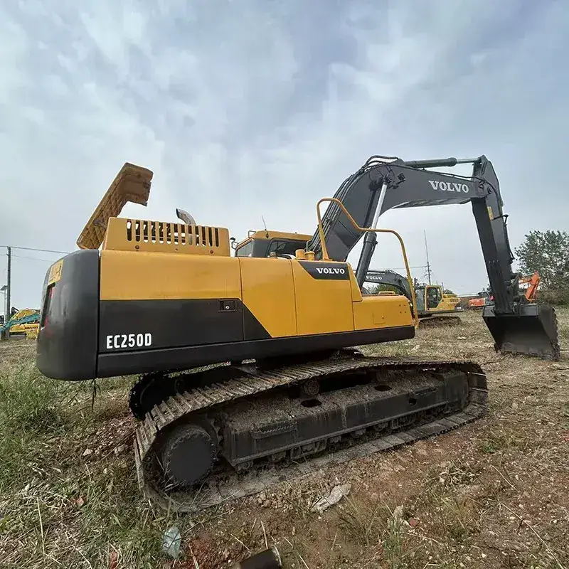 Volvo EC250D detail 1