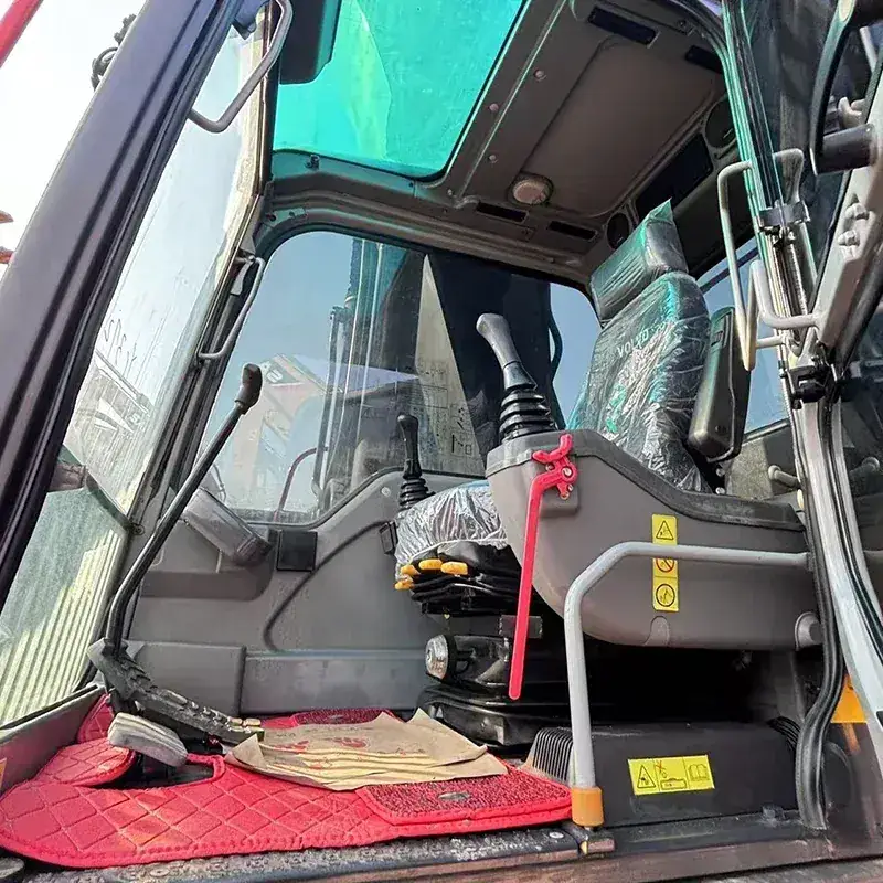 Volvo EC290 detail 2