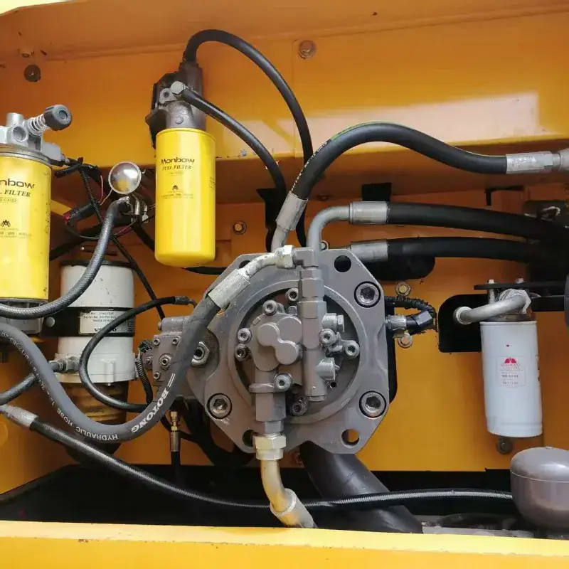 Volvo EC300DL detail 1