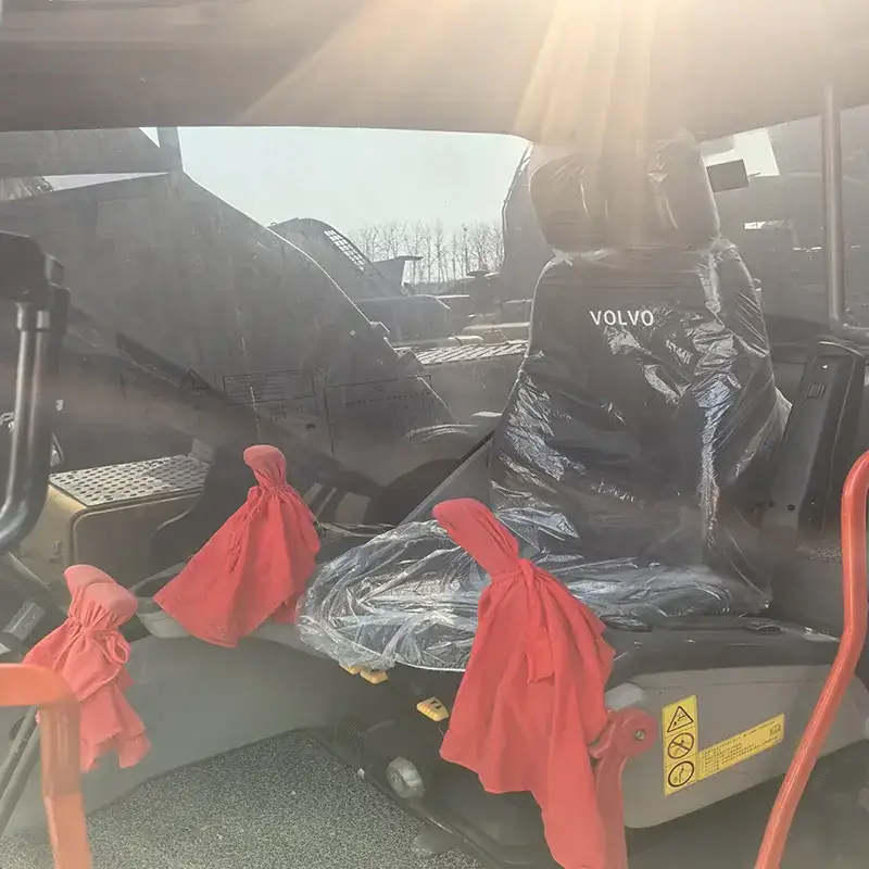 Volvo EC350DL detail 3