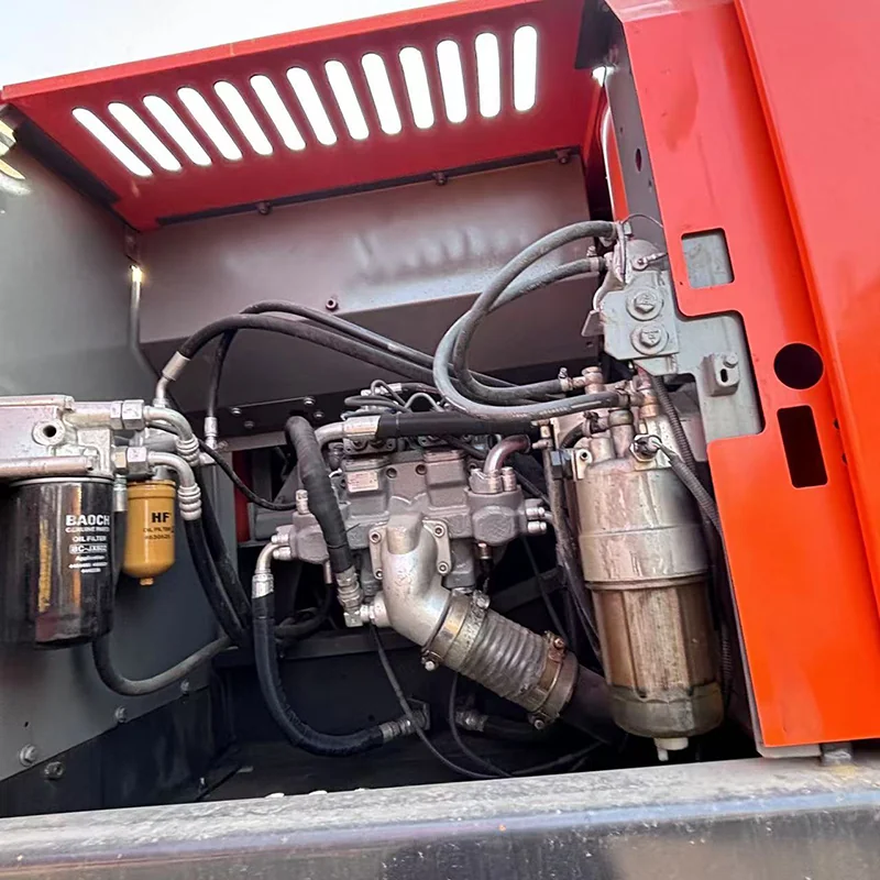 Hitachi ZX210 detail 4